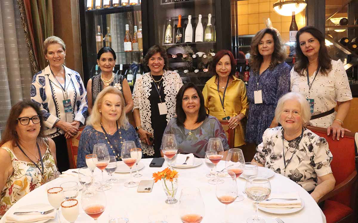 ELVIRA DEL CAMPO, MARÍA REGINA VIAU, SABINA ARRIETA, NANCY CAIPO, AÍDA PALAO, SONIA REMEDI, JENIFER HERZ, JULIE LINDLEY, CECILIA CANDIOTTI Y GLORIA