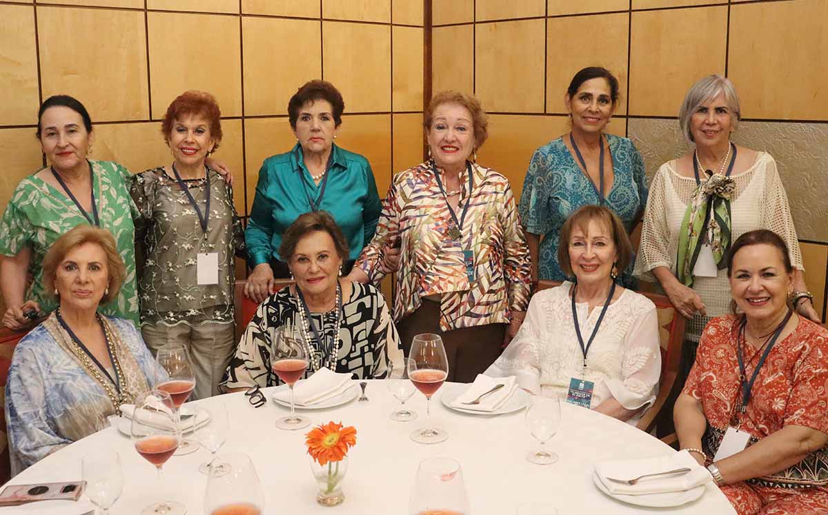 ALE ALVARADO, HILDA OSORIO DE GUERRERO, ITA NORIEGA Y ADELA CALDERÓN disfrutaron de la sesión de rompe hielo en el Club de Industriales Tampico