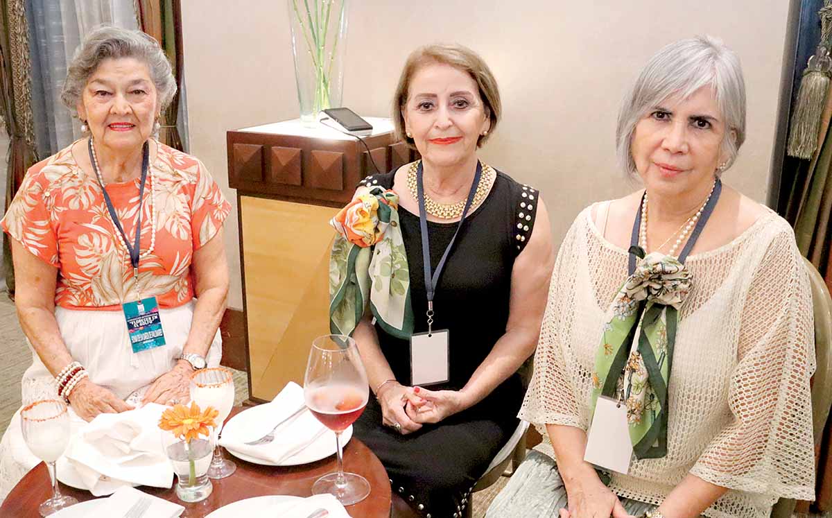 Las asistentes disfrutaron de la música de Melissa Violinista