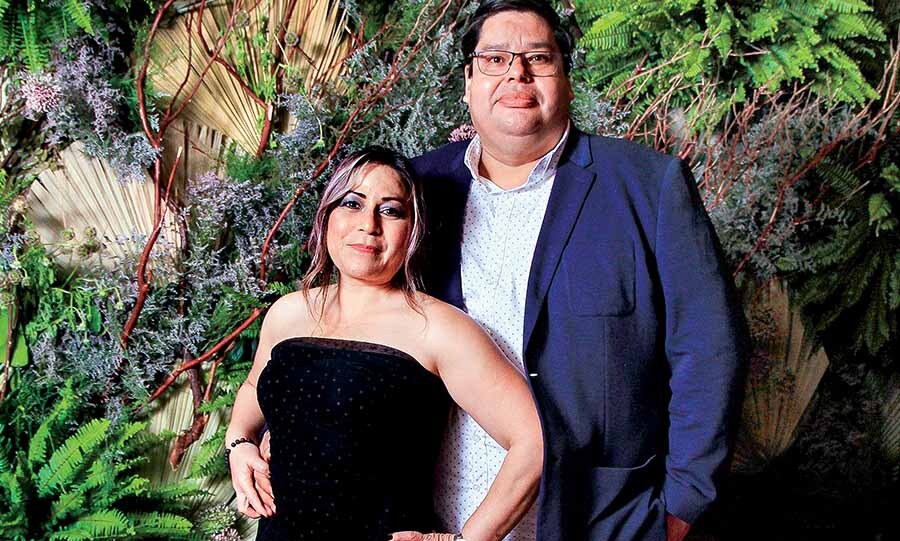 BERTHA VALENZUELA Y AMBROSIO MANZANARES se trasladaron a Central Andalina, donde fueron recibidos por la increíble decoración floral de Hello Leonarda