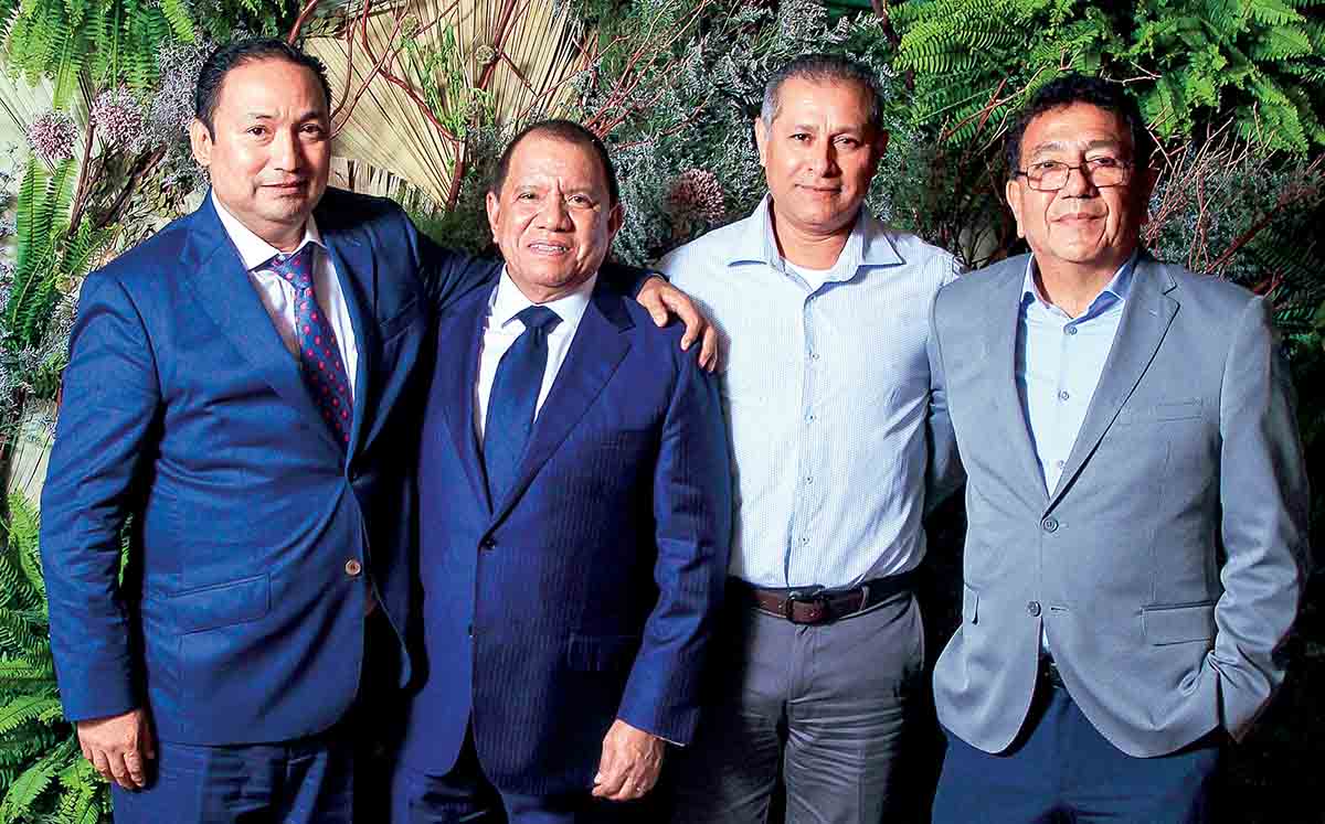 EDUARDO ROBLES, TELÉSFORO SEGURA, MANUEL SÁNCHEZ Y FRANCISCO GONZÁLEZ llegaron con sus mejores outfits