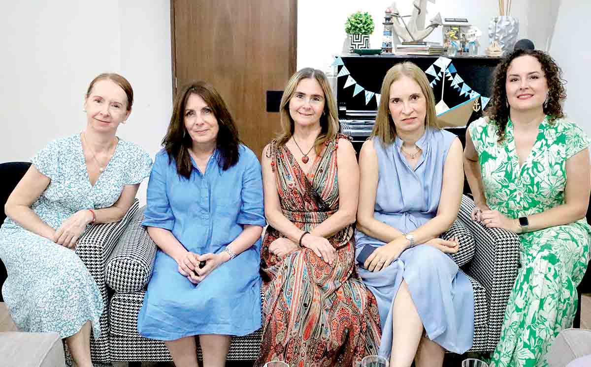 JULIA LATOFSKI, KARIN DE GROSSMAN, JANETH SMITH, LOREN LATOFSKI Y KAREN LATOFSKI llegaron con sus mejores outfits al baby shower de Ericka