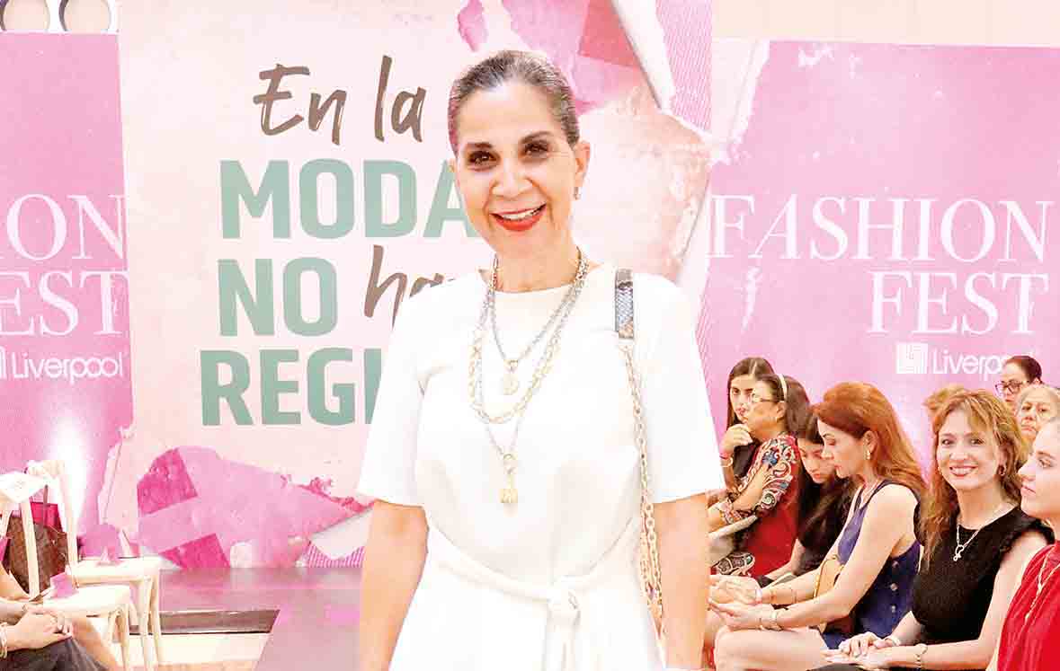 PATY GARCÍA llegó puntual a Galerías ALTAMA  para disfrutar de la pasarela