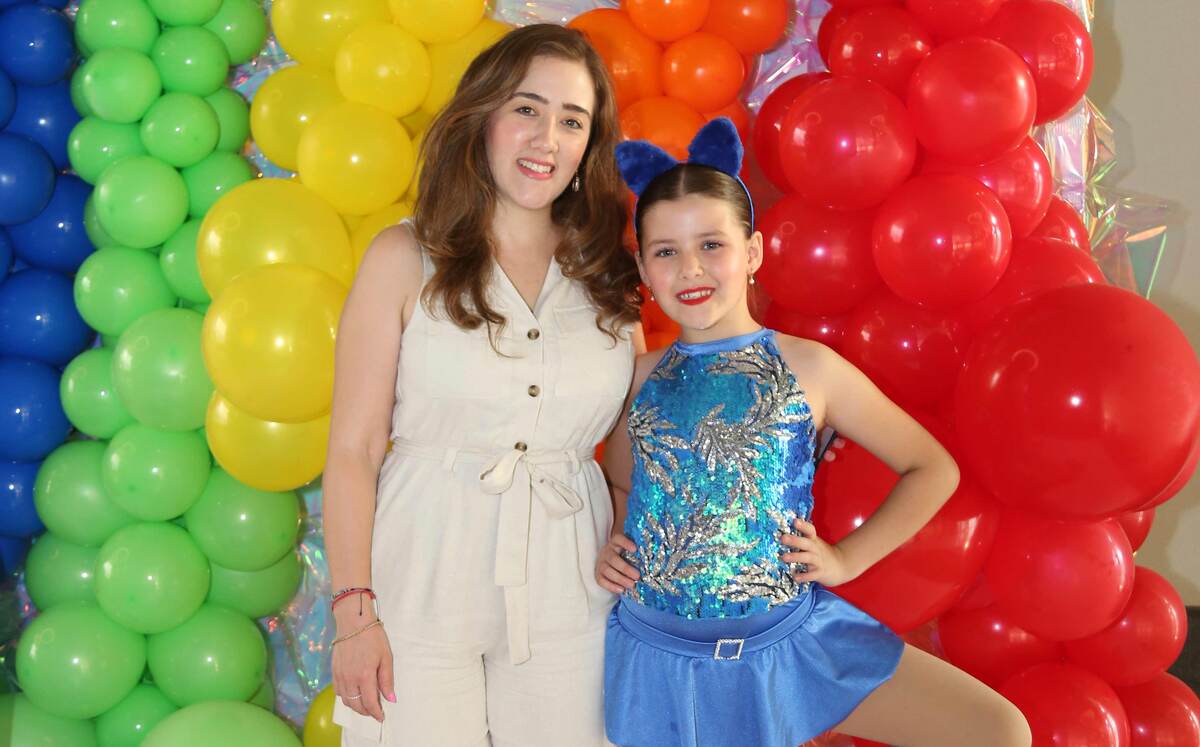 Adriana Sánchez de Gómez y Ana Sofía Gómez