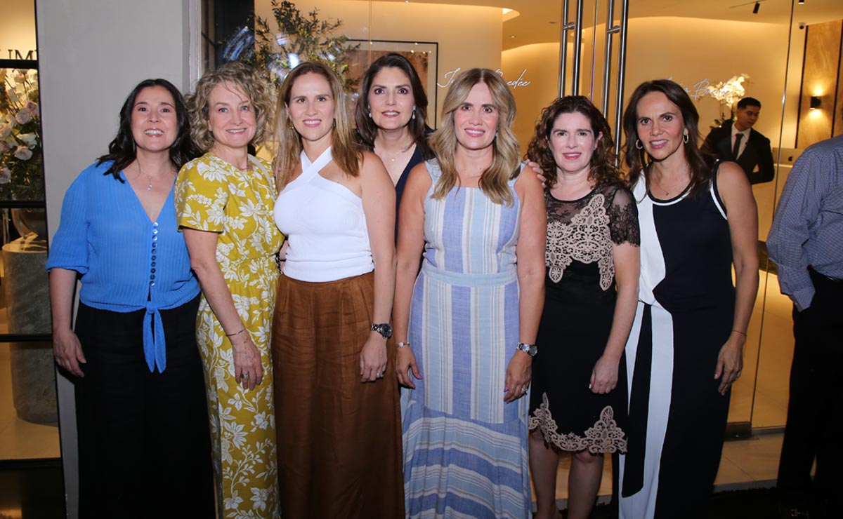Ángela, Marcela, Miriam, Mirita, Aurora, Liliana y Anacris