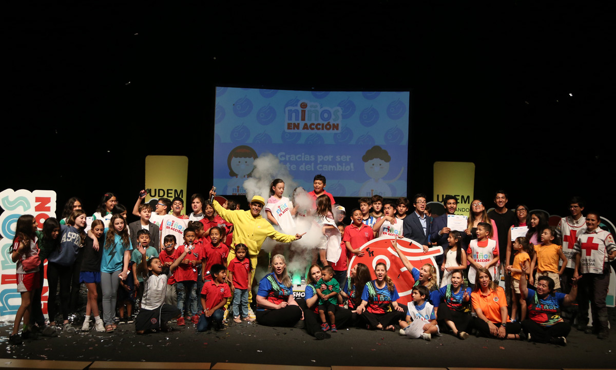 Grupo de asistentes al evento de Niños en Acción / Foto: Roberto Alvarado