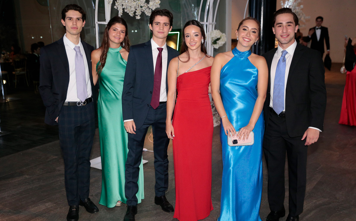 José Gabriel Garza Sada, Elisa Gil, Matías Gil, Raquel Sáenz, Ana Paula Morales y Fernando Elizondo / Foto: Daniel Saldívar