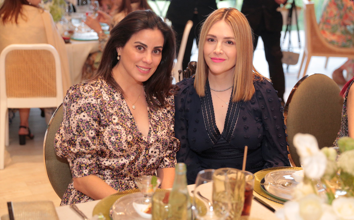 Magda Hernández y Gaby Espinosa de Kuri / Foto: Daniel Saldívar
