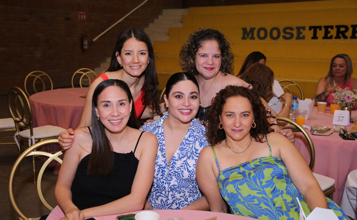 Rocío, Lupita, Mariana, Alicia y Mercedes