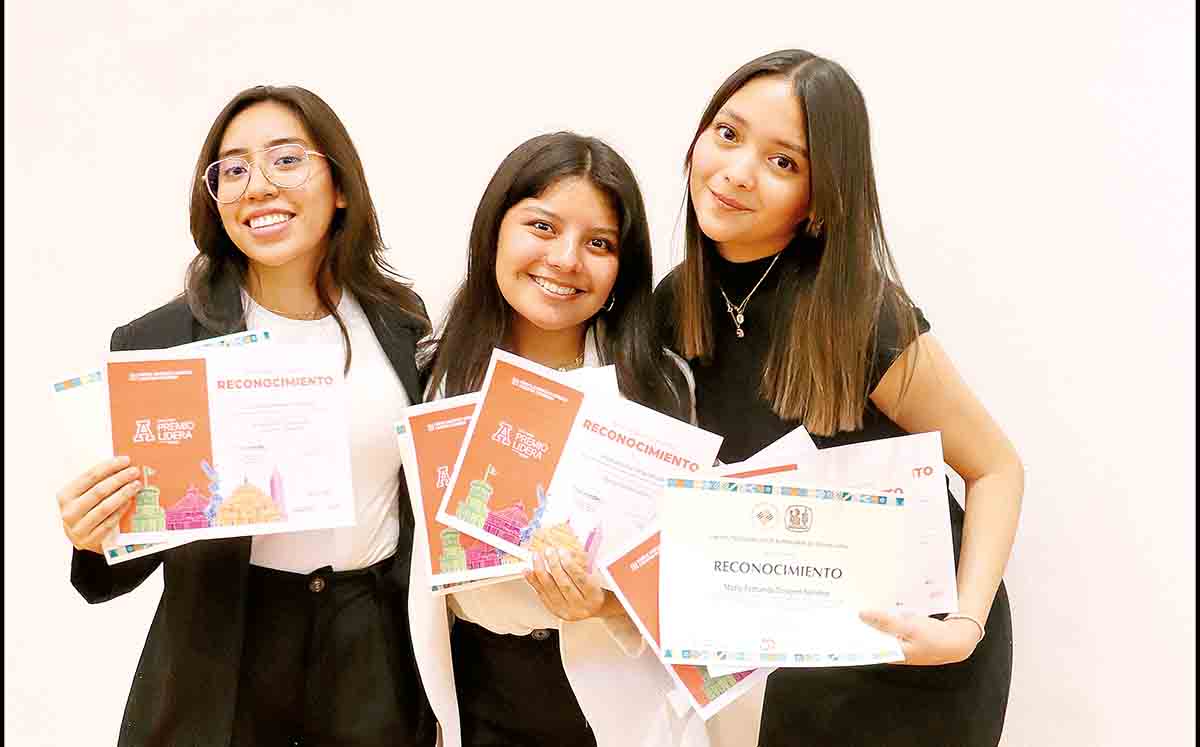 ISIS RAMÍREZ, XIMENA VARGAS Y MARÍA FERNANDA TINAJERO no podían contener la sonrisa