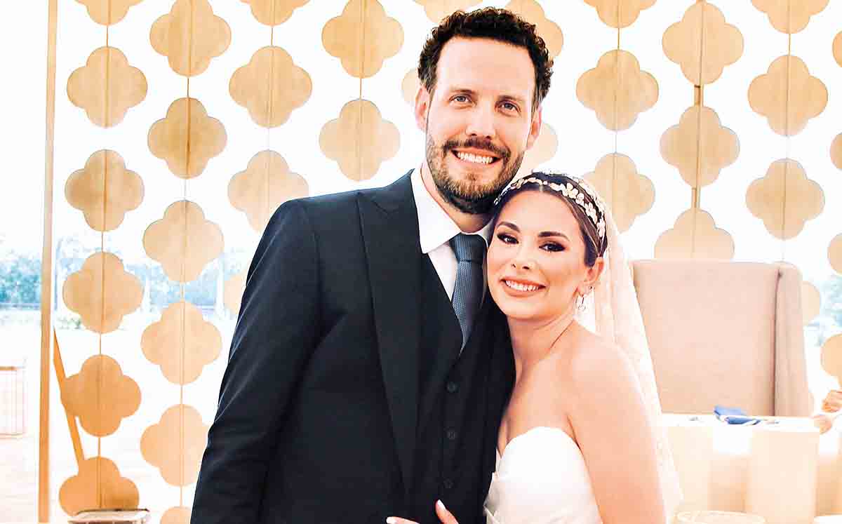 ELSA GARCÍA Y VÍCTOR DE GORORDO bailaron su primer vals como esposos con la canción Lista de Deseos de Samuel Adrián