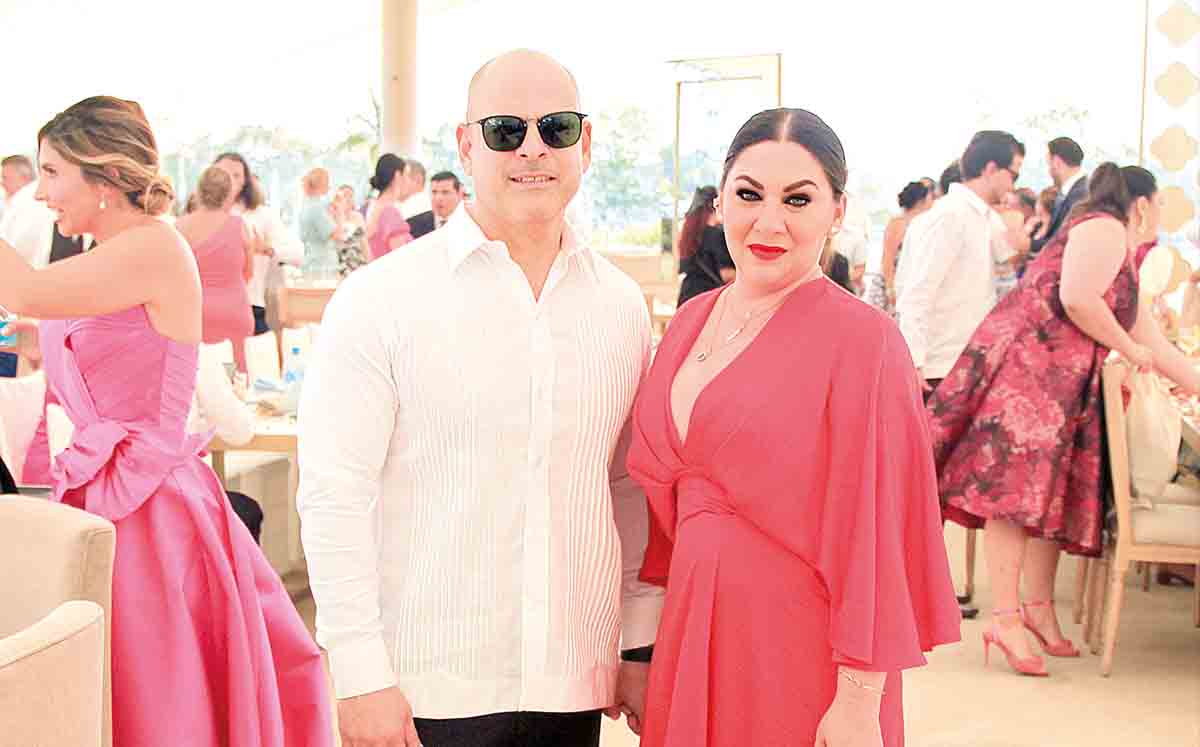 BETO GARZA  Y ALICIA IVETTE SIERRA lucen geniales bajo nuestra lente