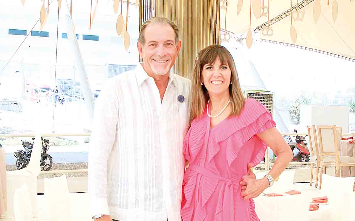 ANIBAL DELSOL Y MARIVI ESPADA llegaron puntuales a la boda de Elsa García y Víctor De Gorordo
