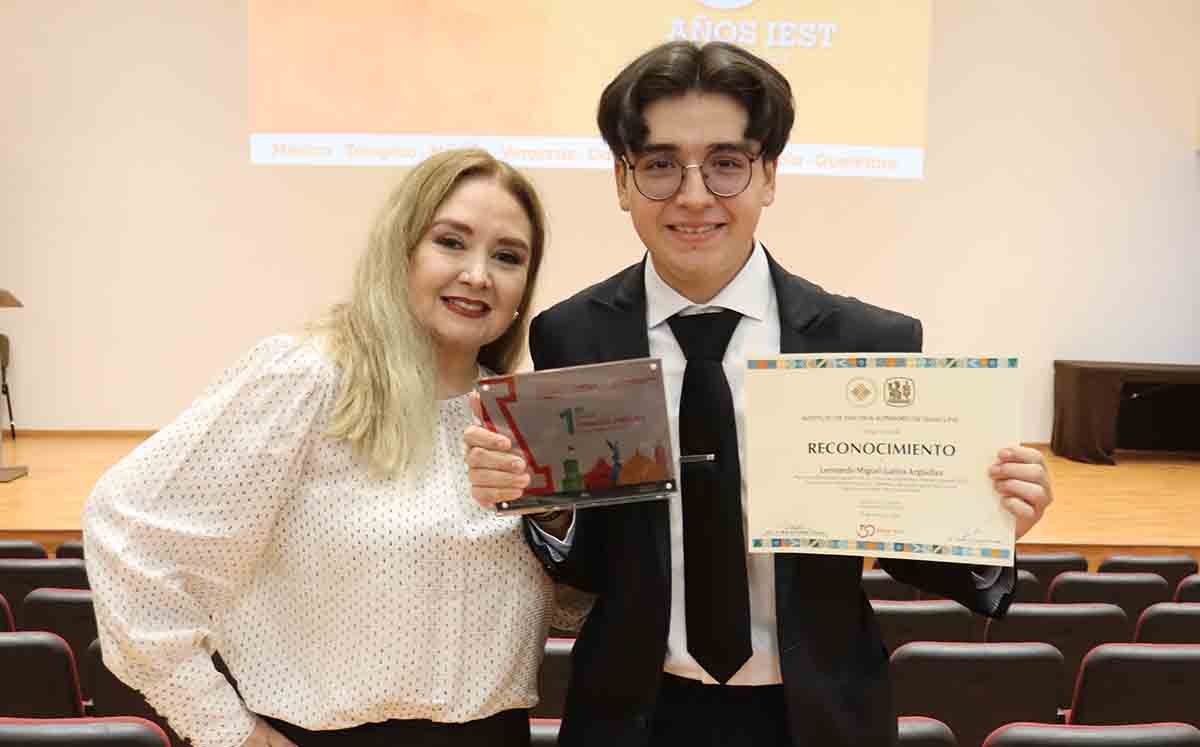 MARÍA GUADALUPE ARGÜELLES Y LEONARDO GATICA felices de vivir la experiencia LiderA