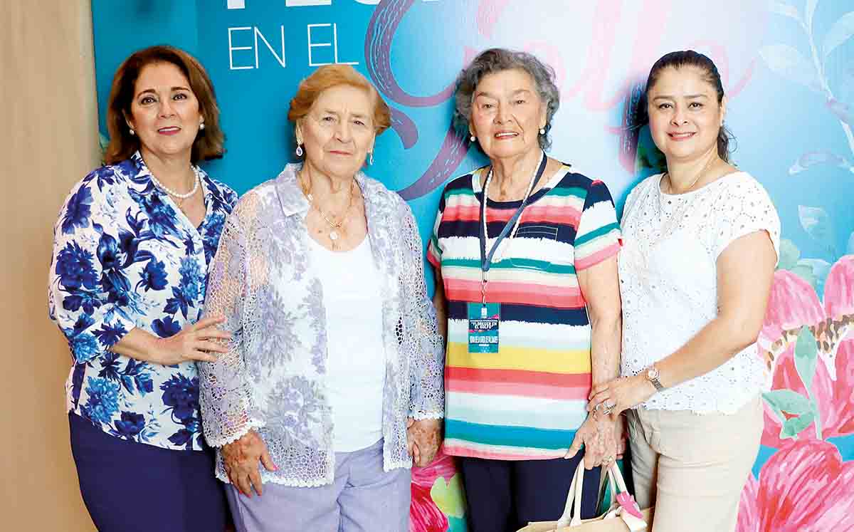 JUDITH ACEVEDO, NORINEY DE LA GARZA, SONIA DE PALOMARES Y PALOMA PALOMARES estuvieron presentes en la primera exposición Florecer en el Golfo