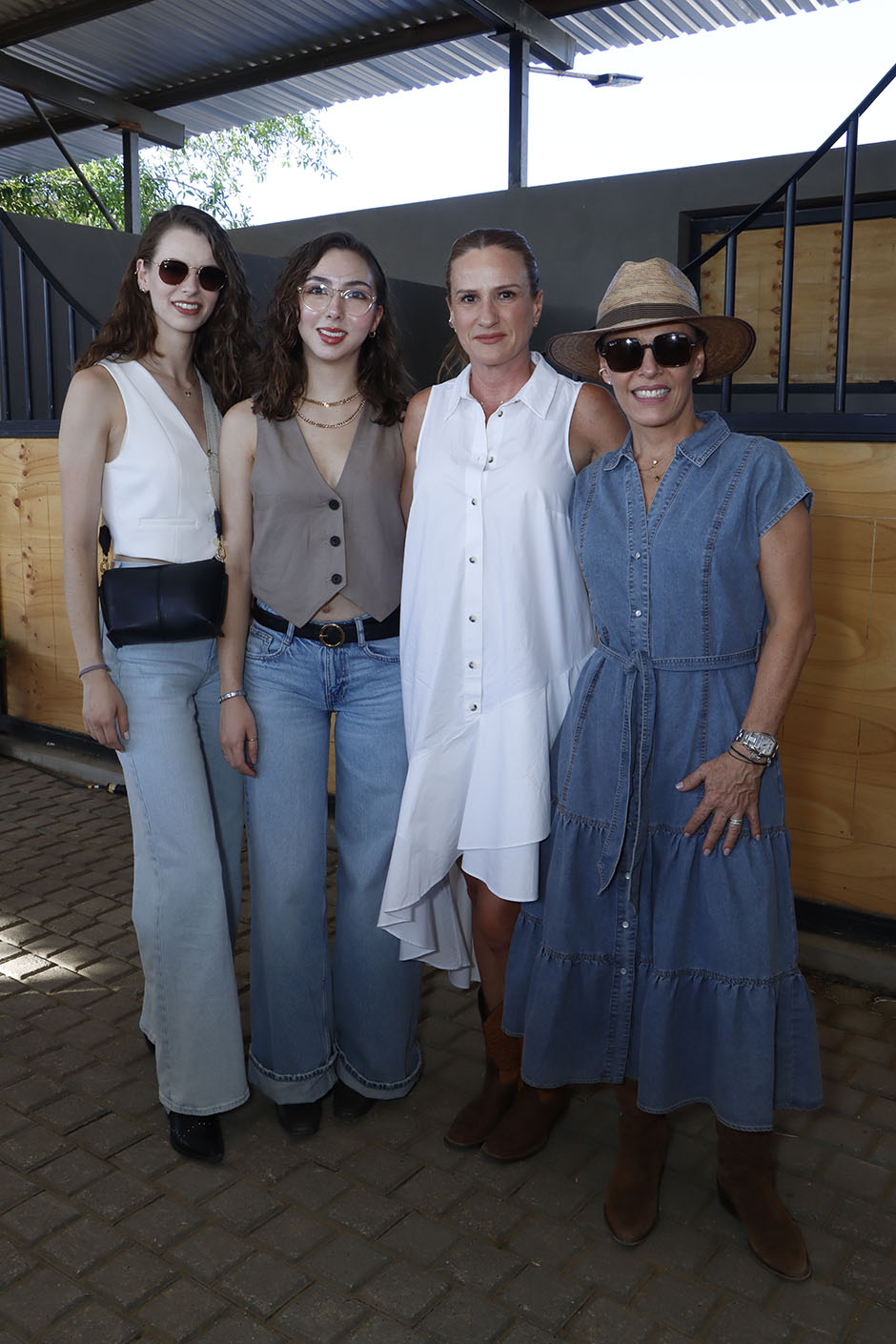 Isabella Cortés, María Pía Cortés, Ana Lilian Castellanos y Ana Paula Conde