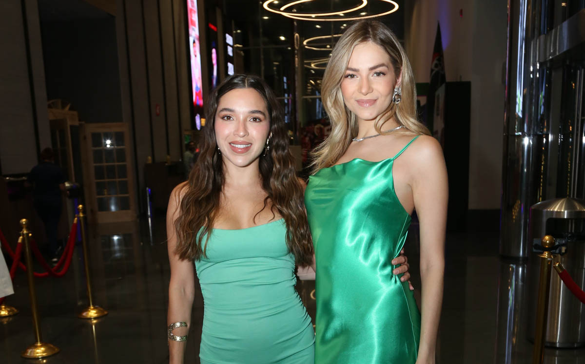 Alejandra Torres y Mallory Caballero