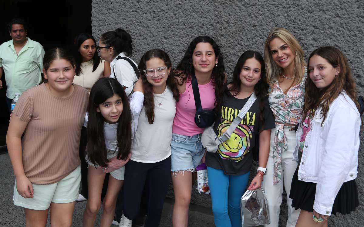 Balbina Guzmán, Constaza Gutiérrez, Ana Cris Leal, María Nájera, Rebeca Chapa, Érika Cortés y Dominika Aristegui