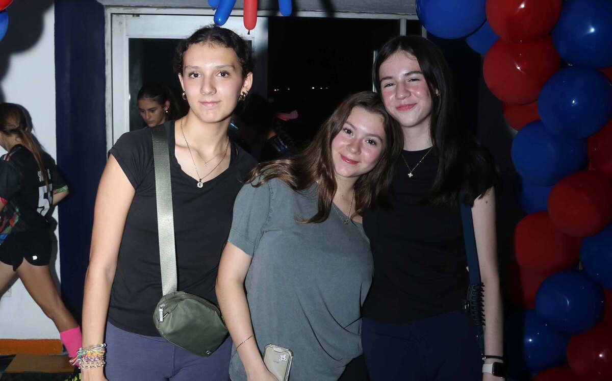 Emilia Rubio, Regina Manrique y Natalia Vargas