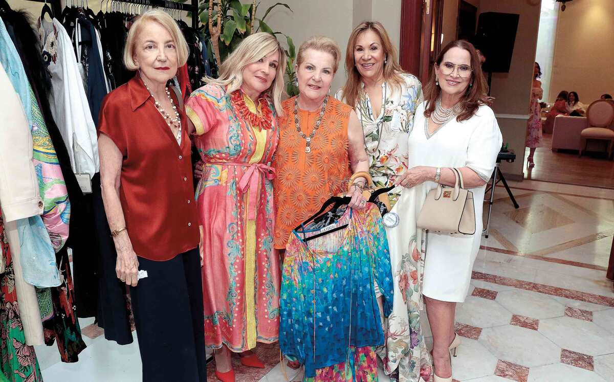 Irma Braña, Cordelia Cortés, América Cortés, Catalina Farías y Elvira Lozano de Todd