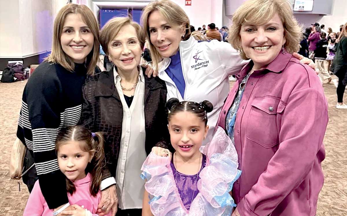 Irelda Robles, Irelda Garza, Sandra Gojon, Irelda Galván, María Elisa Flores y Ana Irelda Flores