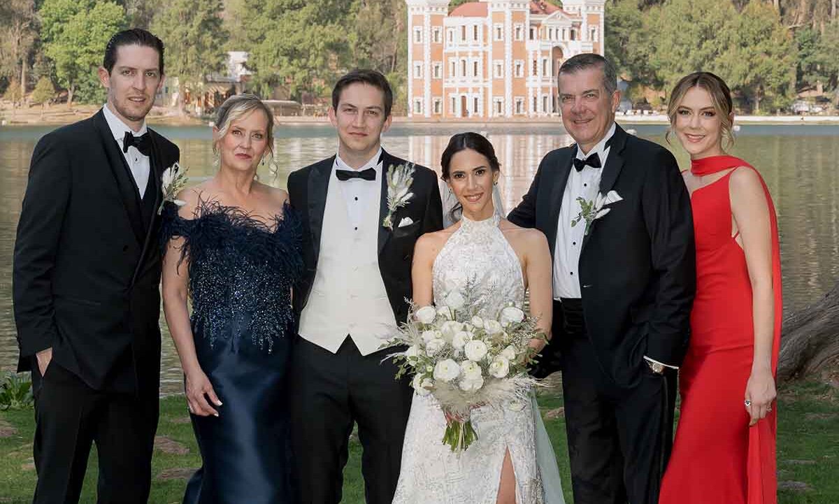 Familia del novio. Luis Eduardo Blanco, Margarita Zivec, Alex Blanco, Ana Lucía Maitret, Fabián Blanco y Andrea Blanco
