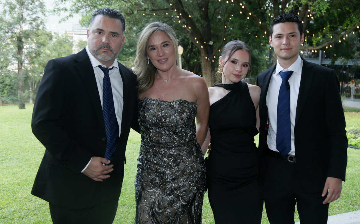 Alberto Ayala, Iliana Guerra, Kenia Flores y Diego Ayala / Foto: Omar Valdez