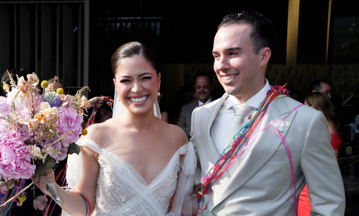 Andrea Garza y Lorenzo Belden al salir de la parroquia / Foto: Omar Valdez