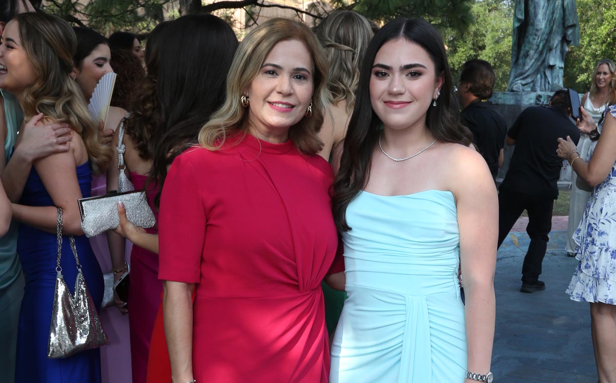Any Garza de Colyer y Valeria Colyer