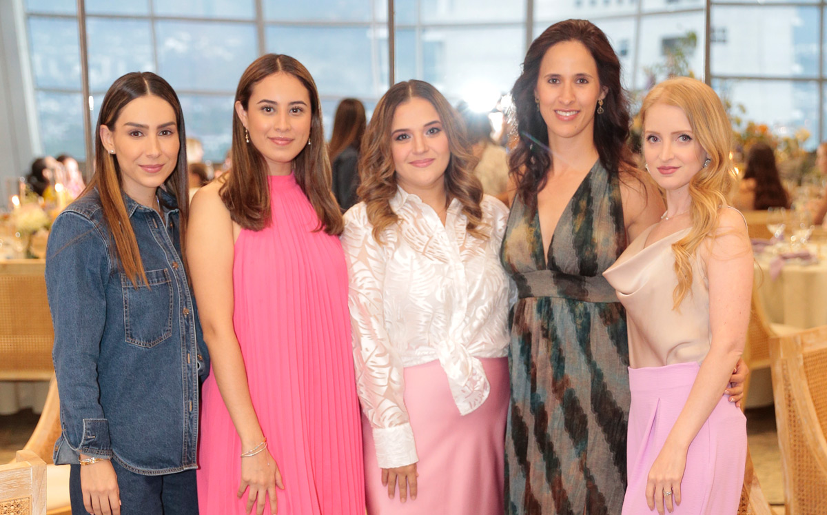Arantxa Burciaga, Paty Menchaca, Daniela Haro, Caty González y Karen Arely González / Foto: Daniel Saldívar