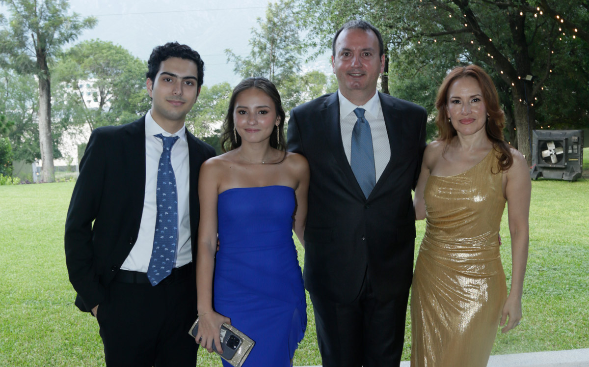 René Garza, Alana Belden, Rodrigo Belden y Lorena Arévalo / Foto: Omar Valdez
