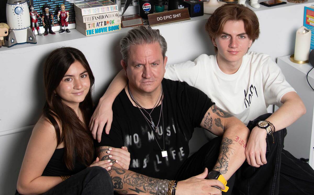 Rudy Joffroy junto a sus hijos