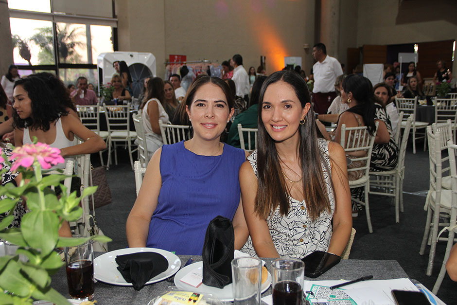 Andrea Abaroa y Valeria Ramírez.
