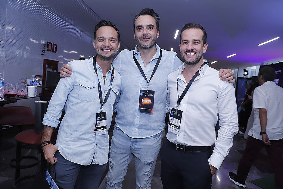 Cristóbal de Santiago, Roberto Santos y Luis Óscar Tostado