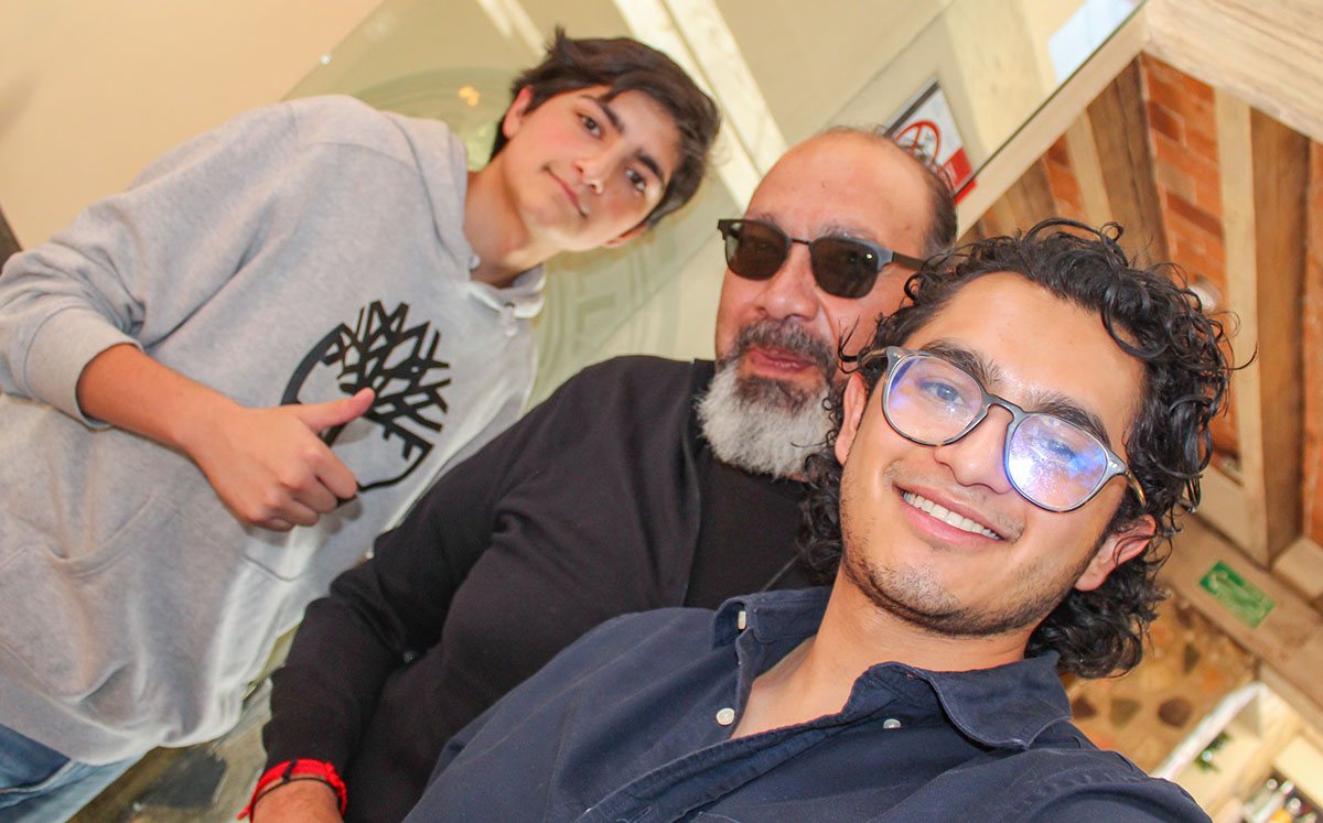 Celebran a papá en Casa Criolla