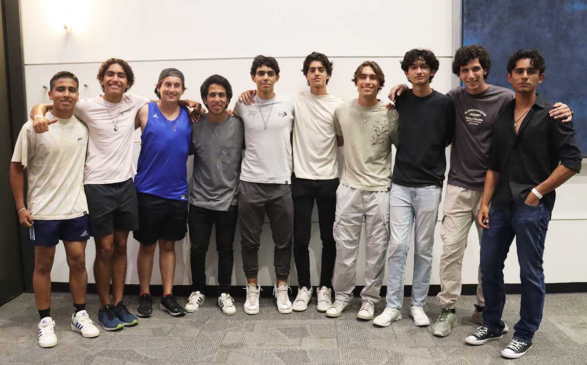 GIOVANNI ROSAS, ANTONIO DOMINGUEZ, DIEGO PEÑA, MARCELO ACEVES, PABLO ALCALÁ, KOSMO JIMÉNEZ, PABLO GODINEZ, CHALITA, ALAN VACA E ISMAEL SOLORIO