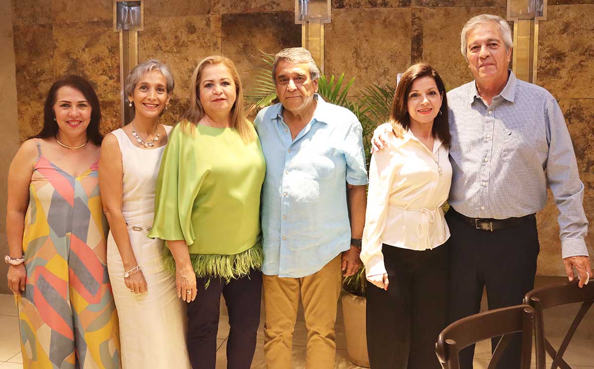 JENNY TREVIÑO, ALEJANDRA GARCÍA, CONCHA MENDEZ DE TORRES, JUAN ANTONIO TORRES, MIRNA DE GEA Y GERARDO GEA fueron recibidos por la música de Aldebará