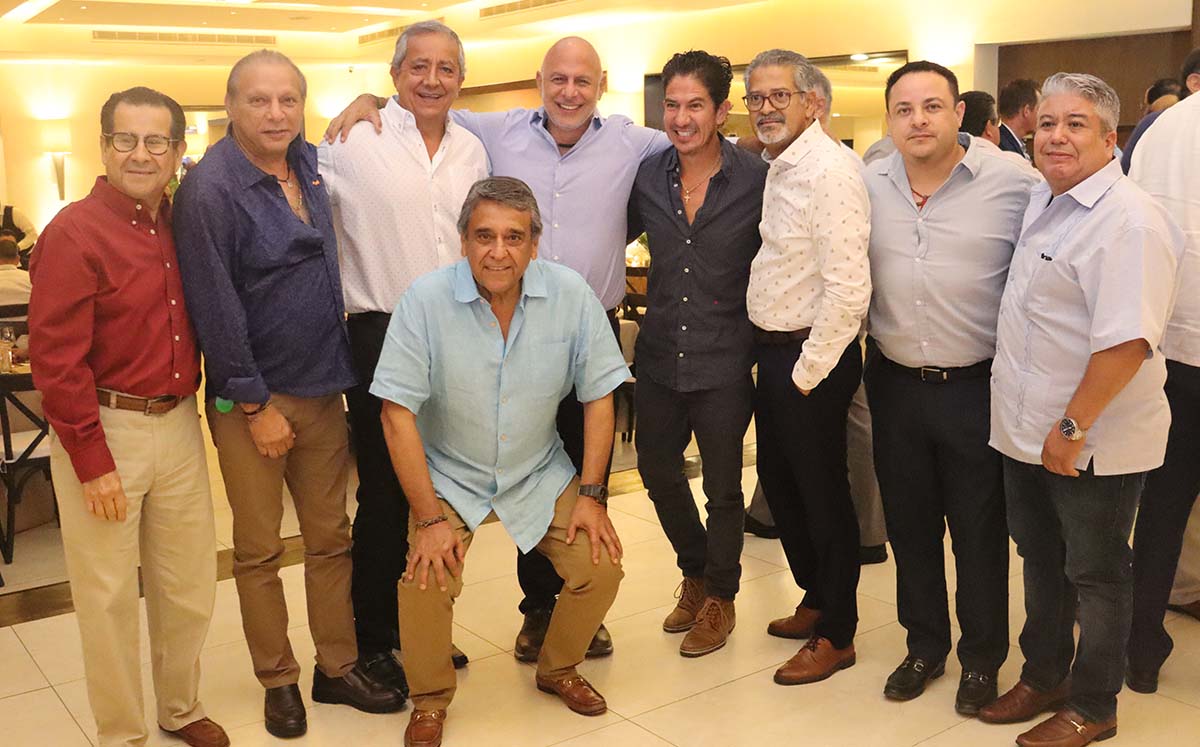PEPE GARCÍA PIÑA FLORES, ARMANDO MOSSES, BERNARDO GONZÁLEZ, MONIR FERES, FELIPE RODARTE, CESAR LEAL, MAURICIO JUÁREZ llegaron puntuales al Depo