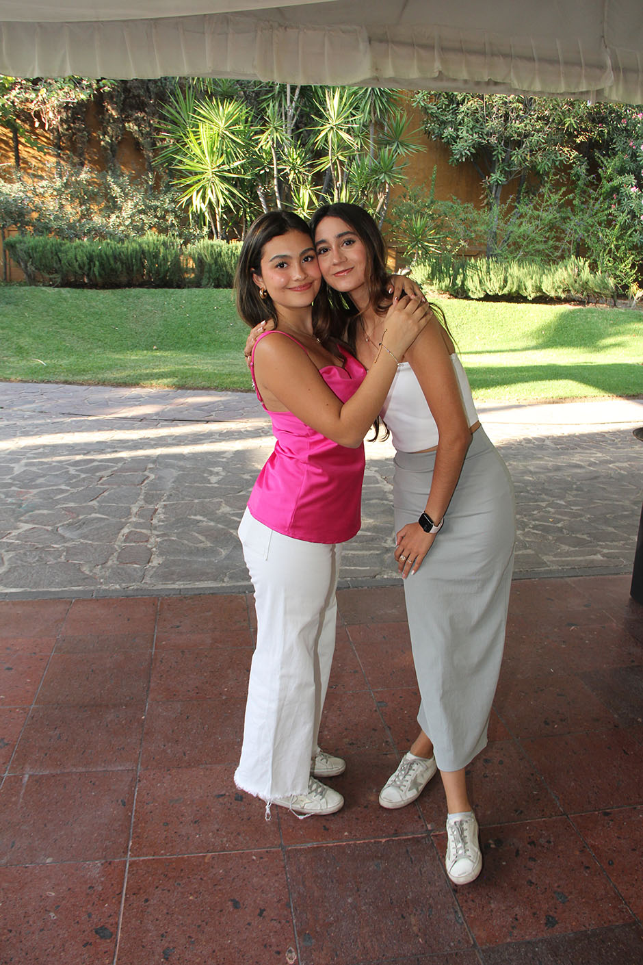 Valeria López y Galia López.