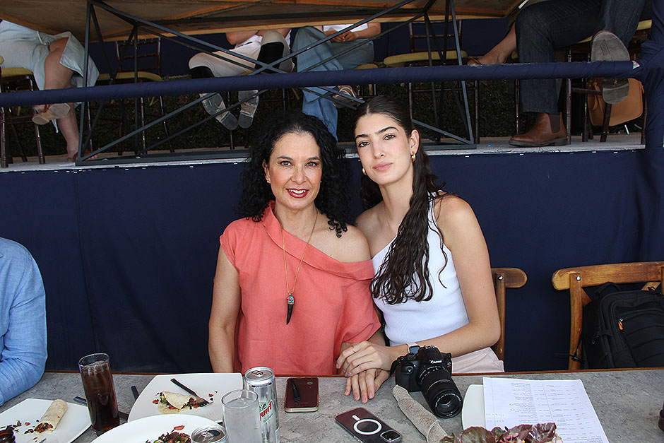 Vera Gómez y Lilian Rizk.