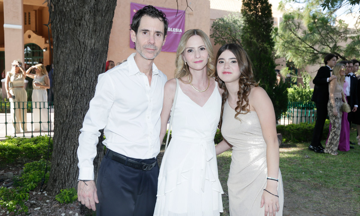 Javier Maiz, Gabriela Raigosa de Maiz e Isabella Maiz / Foto: Staff Chic