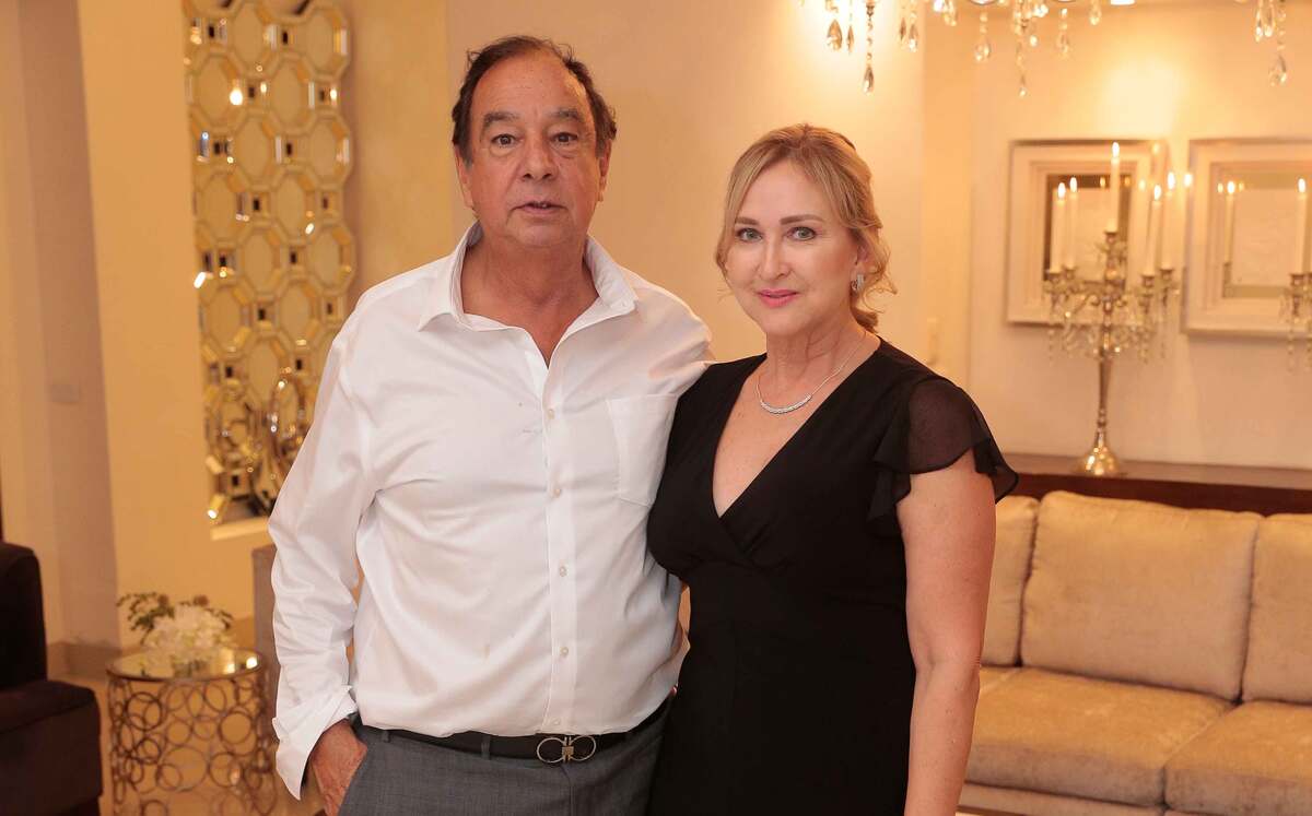 Elías Andonie y Lisa González