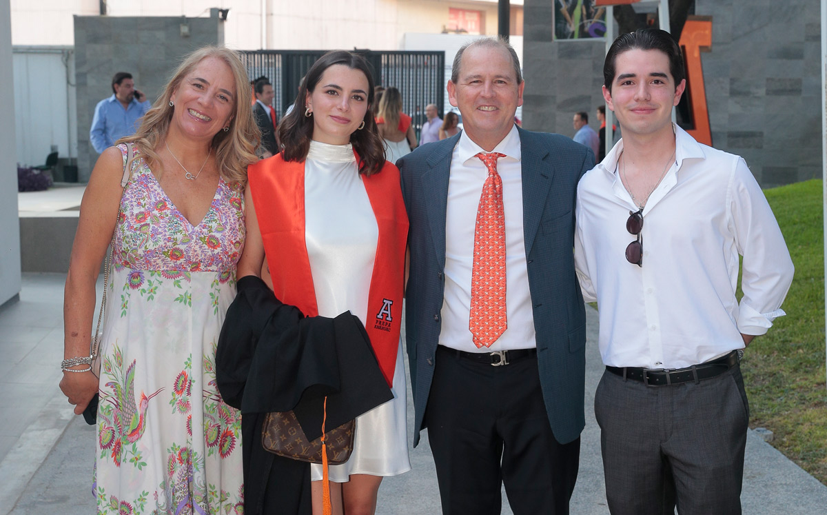 Lourdes Sydow, Isabella Sydow, Erick Sydow y Francisco Anzures / Foto: Daniel Saldívar