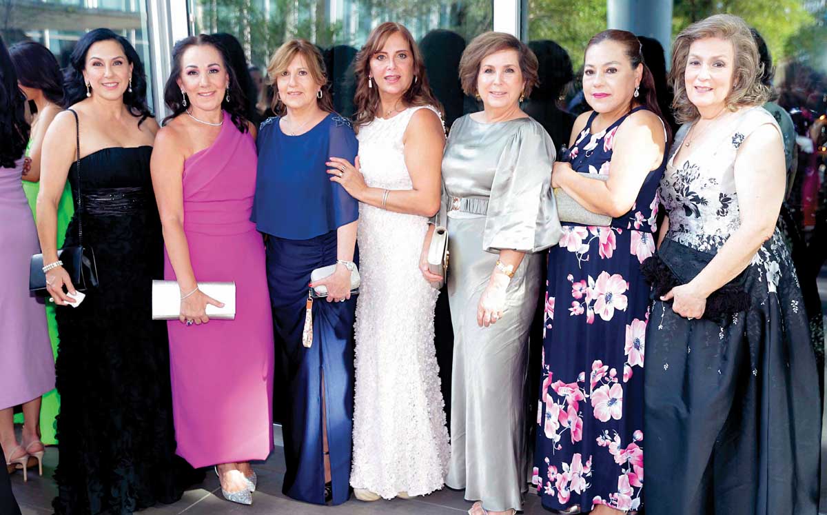 Mónica Palacios, Lourdes Suárez, Ana Luisa Garza, Claudia Ruiz, Angelina Montaño, Marilú Martínez y Alejandra Gutiérrez