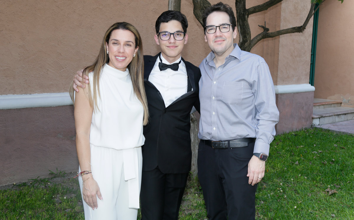 Myriam Salas de Lobo, Mauricio Lobo y Kiko Lobo / Foto: Staff Chic