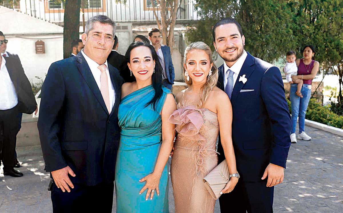 Raúl De la Garza, María Elena De la Garza, Jimena Villarreal y Raul De la Garza