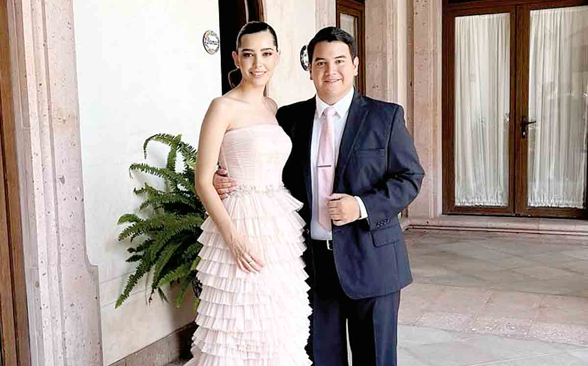@luisaedelsol felices en la boda de Andrea y Rodrigo