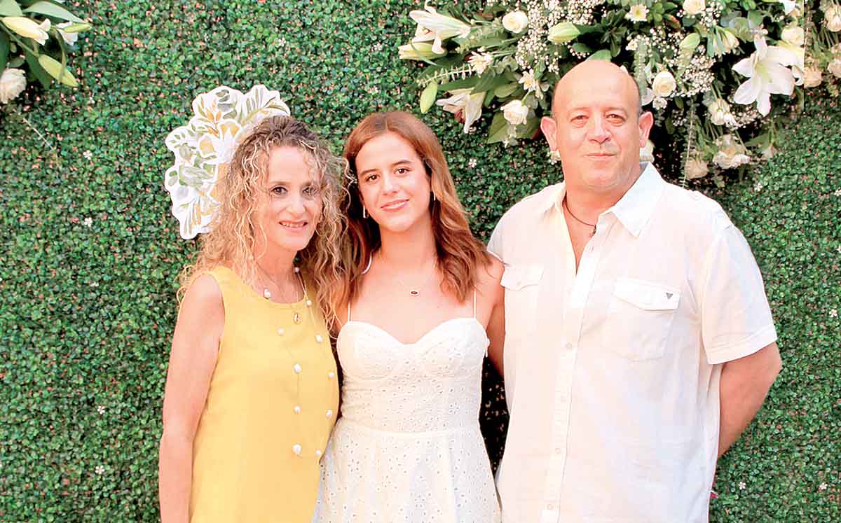 GRACIELA AGUILAR Y JOSÉ FERNANDO THOMAE felices por que ANA GRACIELA THOMAE profundizó su relación con Dios