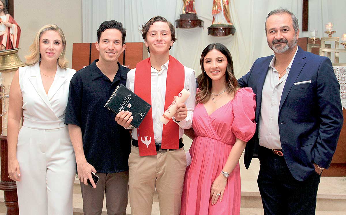 ANDREA LEAL, SANTIAGO MALDONADO, LEANDRO ELIZONDO, MARIALI TREVIÑO Y LEANDRO ELIZONDO lucieron geniales bajo nuestra lente
