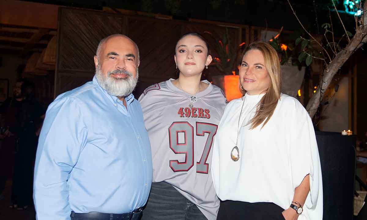 Pamela Vergara, Valeria Martínez y José Manuel Ortega
